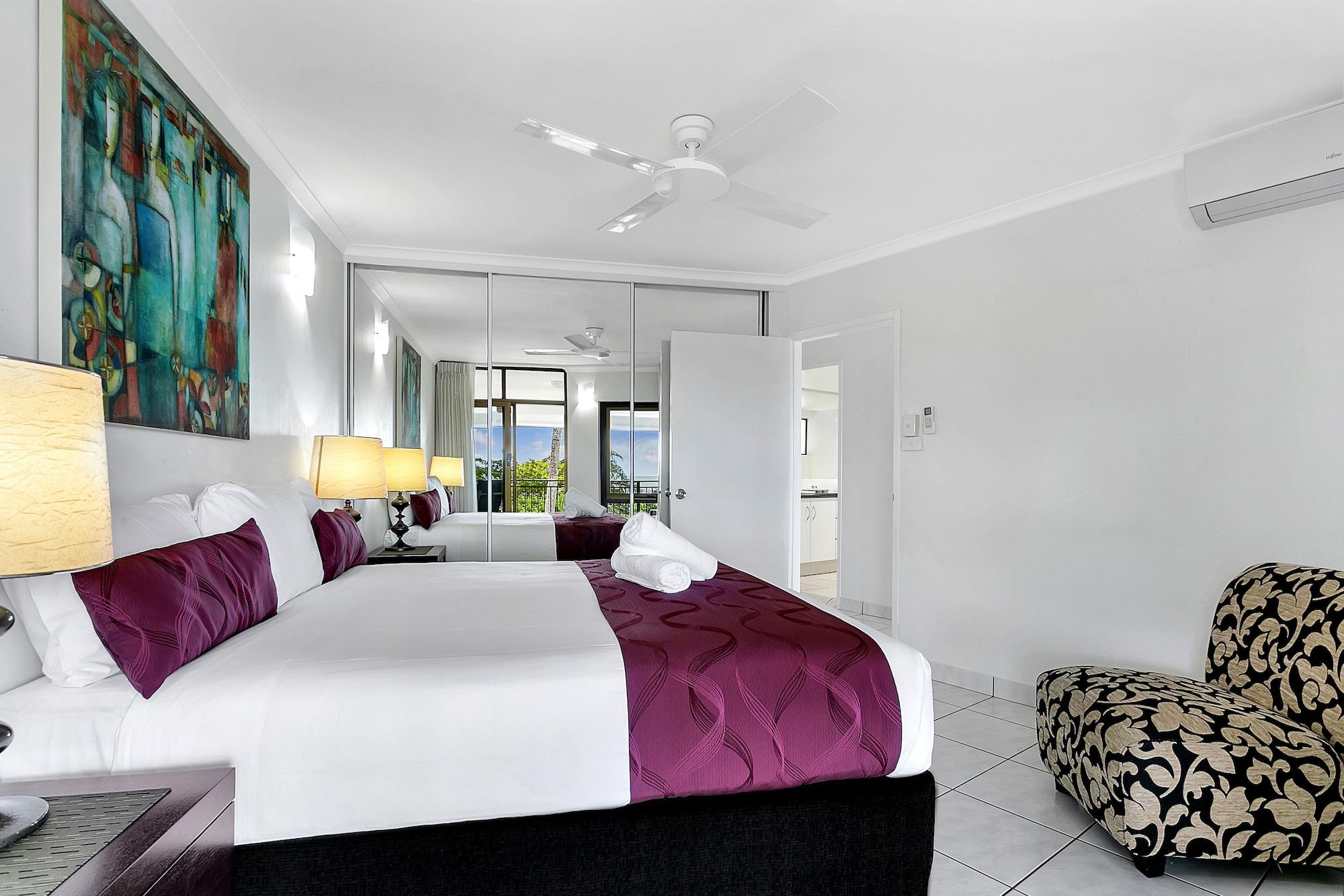 Roydon Beachfront Apartments Trinity Beach Exterior foto